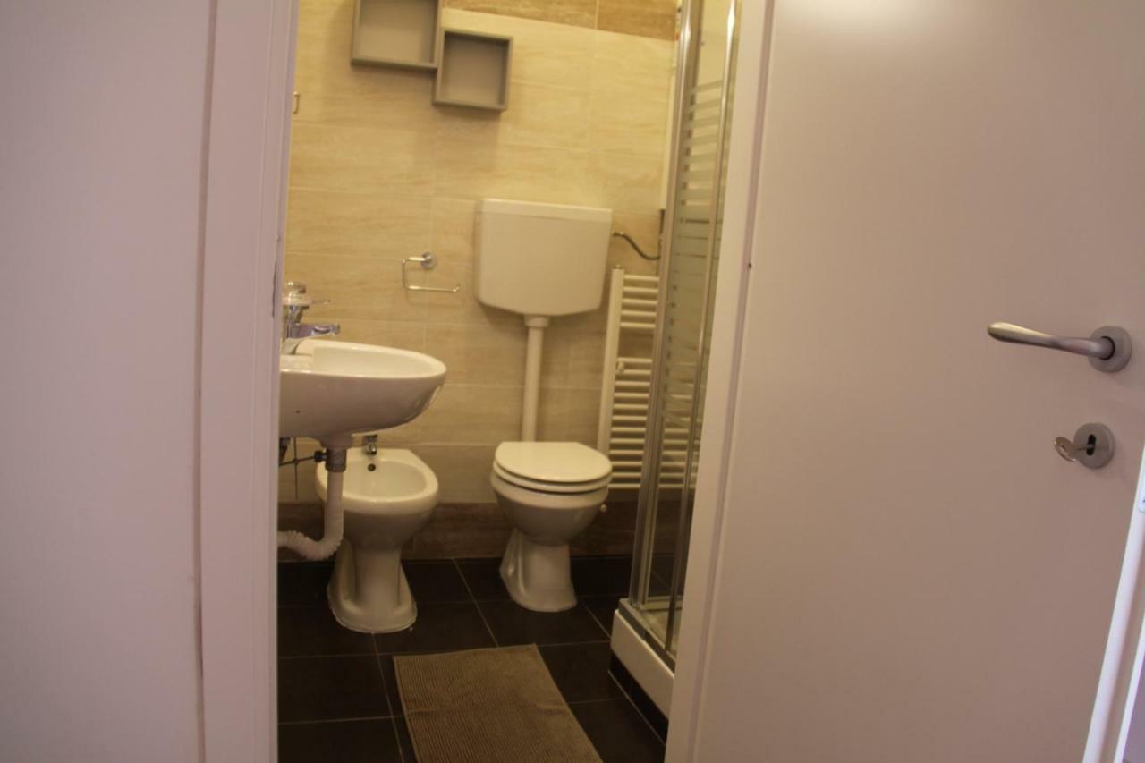 B&B Le Porte Di Napoli Luaran gambar