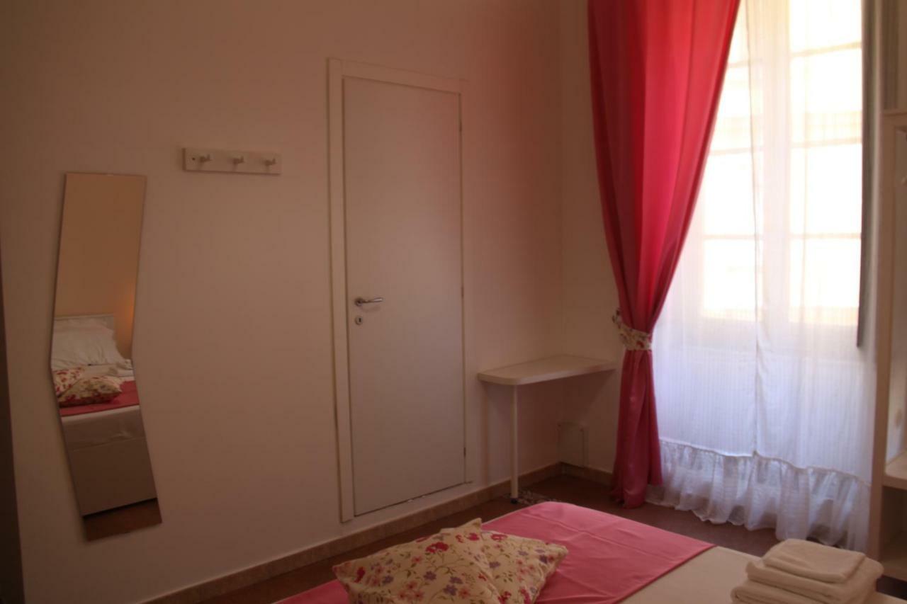 B&B Le Porte Di Napoli Luaran gambar