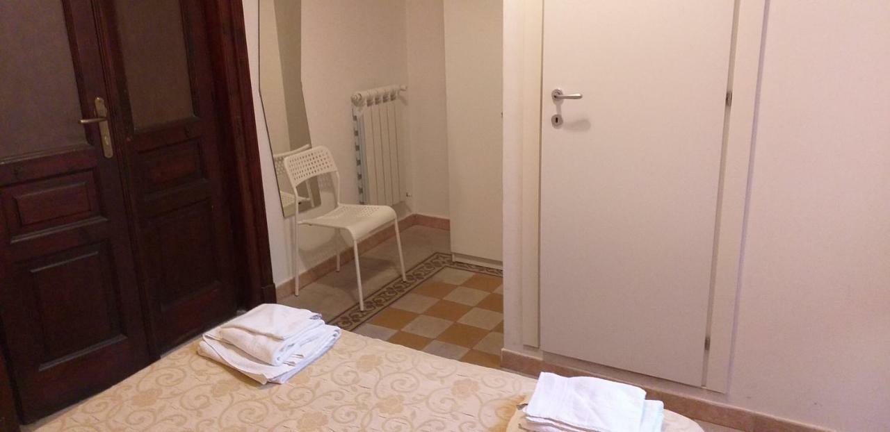 B&B Le Porte Di Napoli Luaran gambar