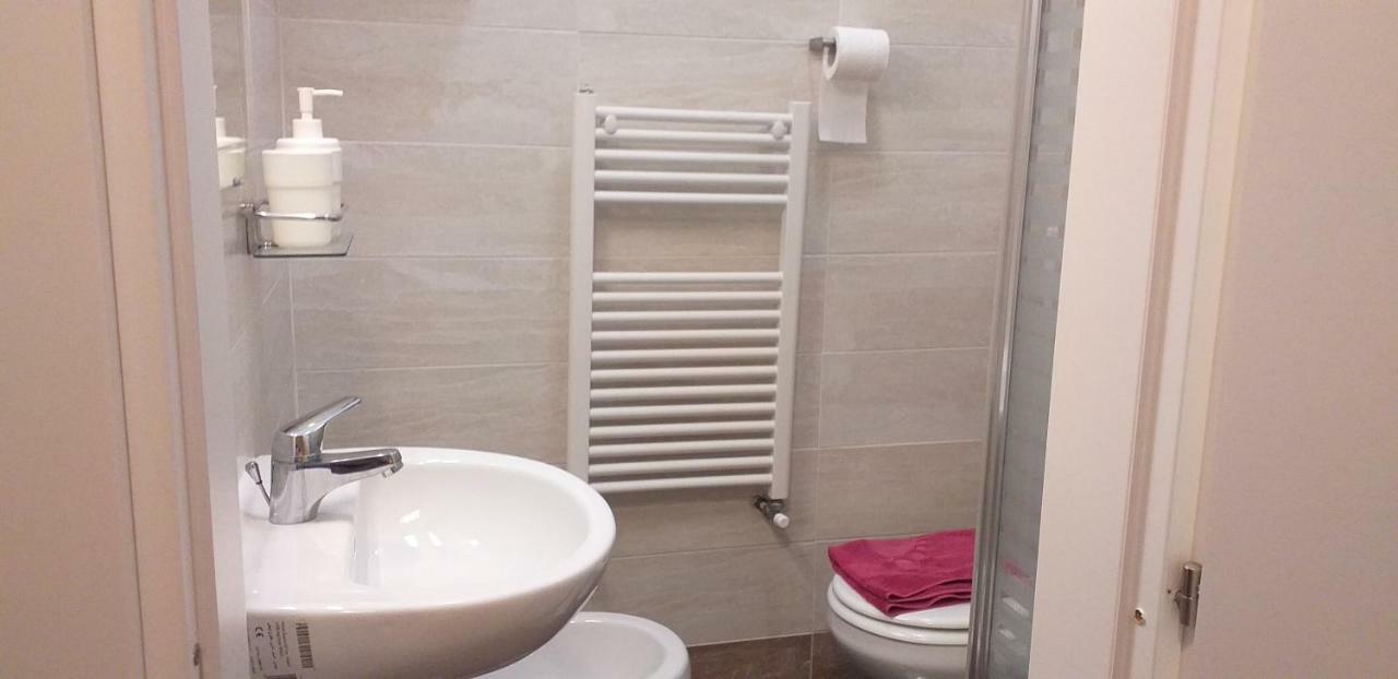 B&B Le Porte Di Napoli Luaran gambar
