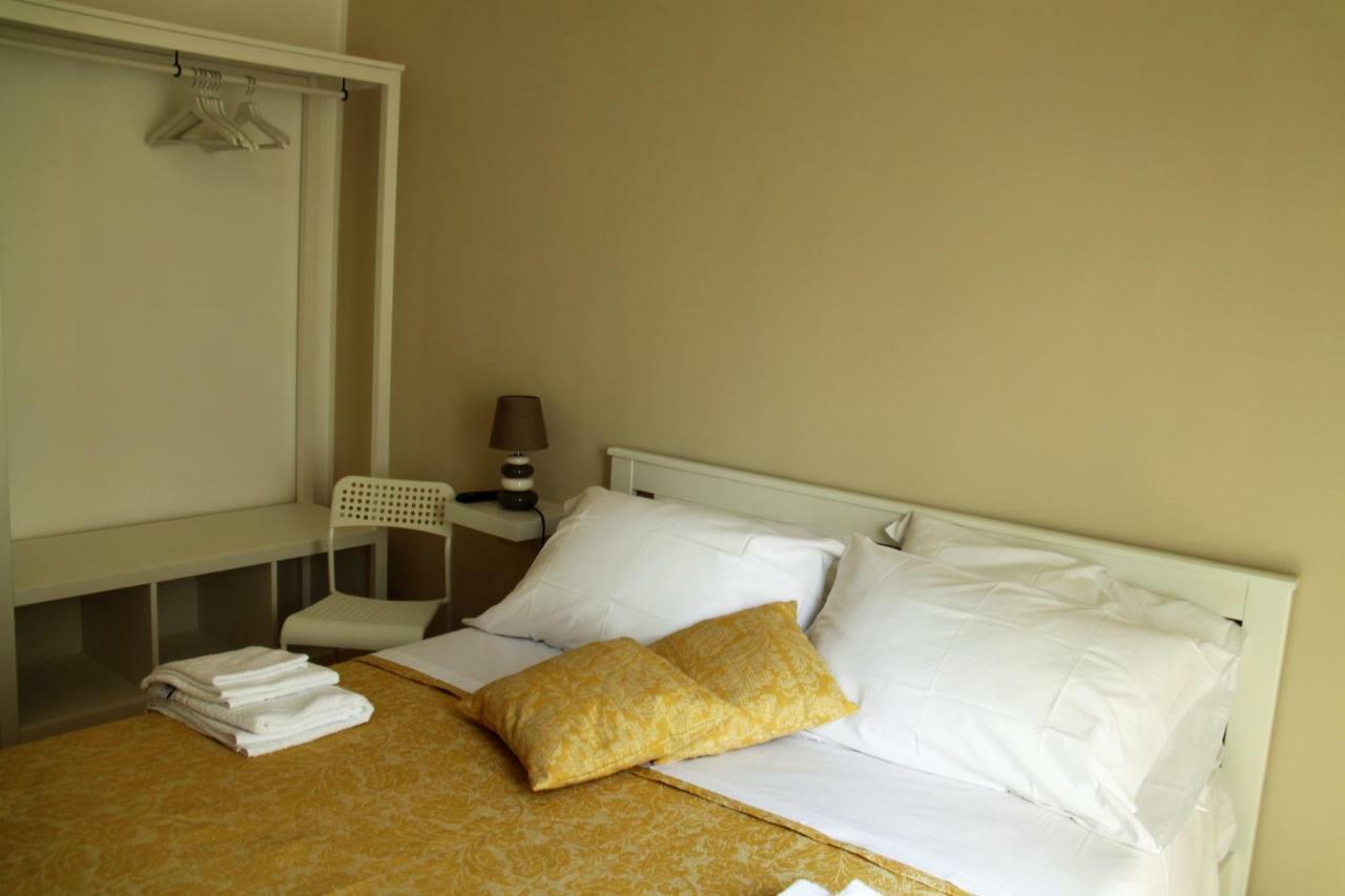 B&B Le Porte Di Napoli Luaran gambar